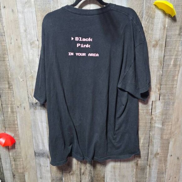 5/$25 Blackpink KPop YG Entertainment Black Neon Logo Graphic Band Tee - Picture 3 of 5